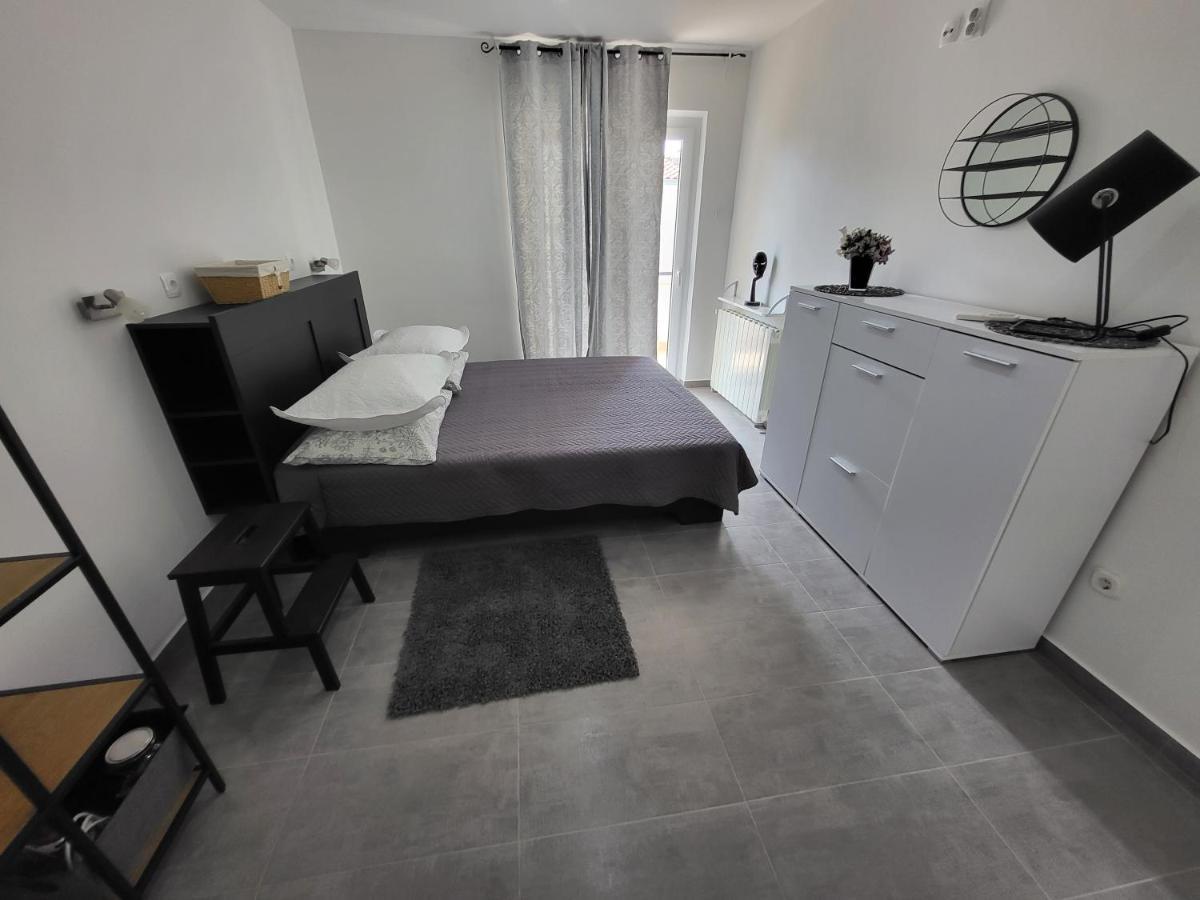 Nikmar Apartment *