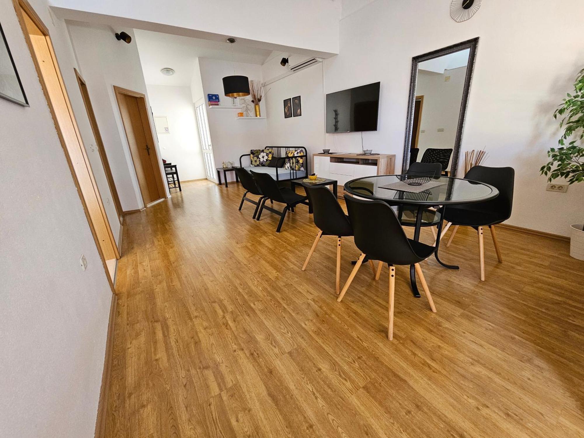 Nikmar Apartment *